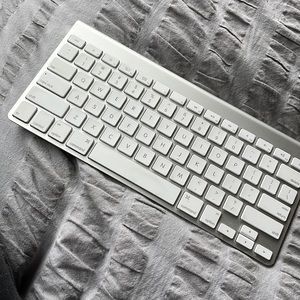 Apple wireless keyboard